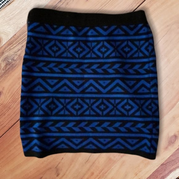 Knit Skirt• Size S• Black/Blue•Geometric Knit Skirt by F21 - Picture 13 of 13